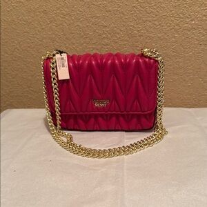 NWT Victoria's Secret Rich Fushia Crossbody Quilted Bag. Gold chain strap. HTF